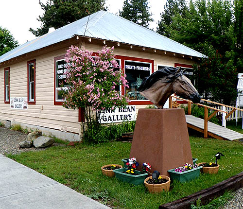 Visit Lynn Bean Sumpter Gallery in Sumpter, OR.